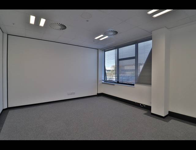 20M² SERVICED OFFICE TO LET IN VORNA VALLEY